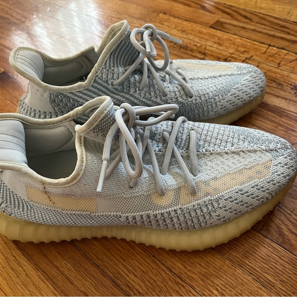 Yeezy Boost - Picture 3 of 5